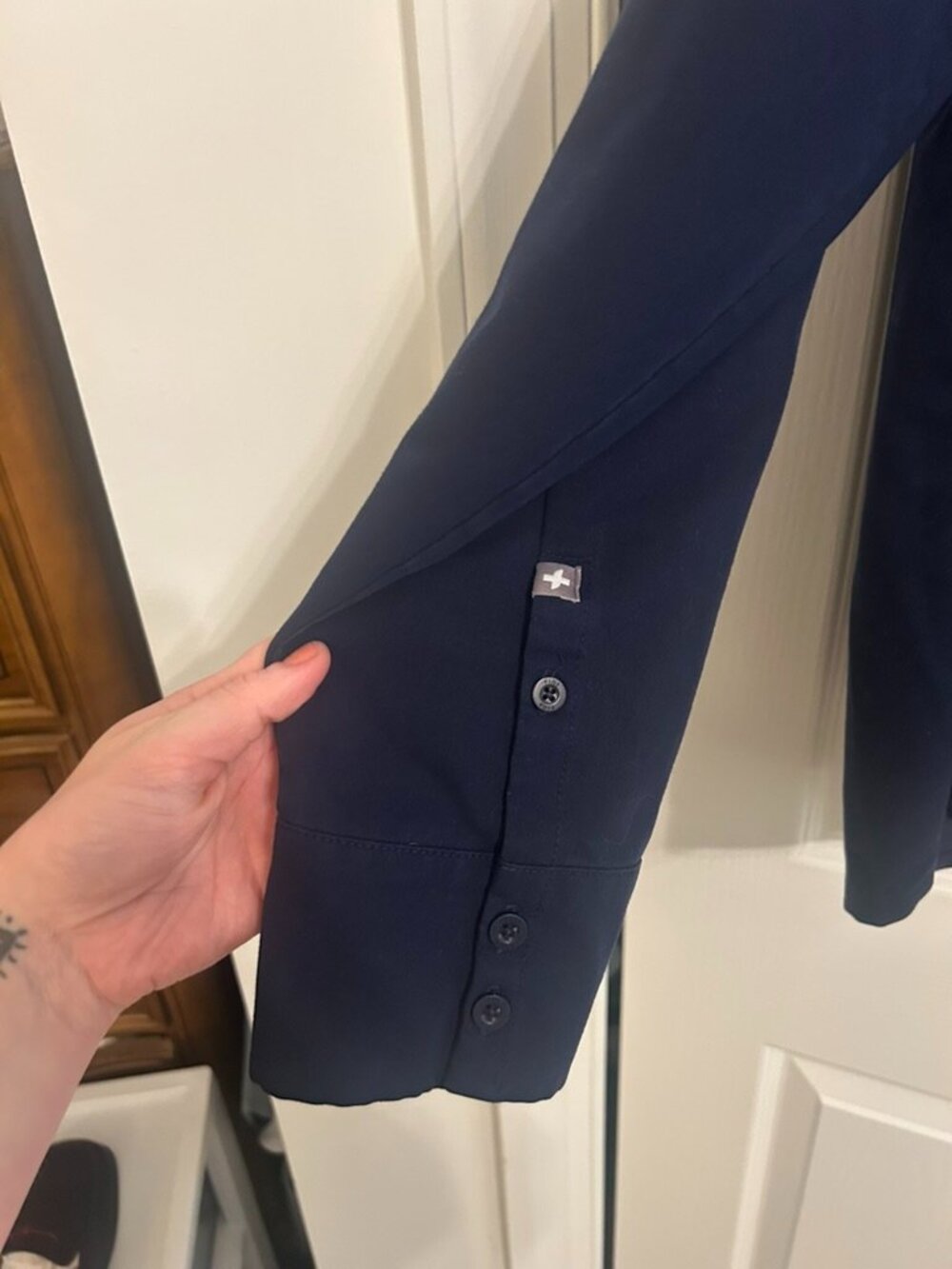 Figs Rafaela Oversized Longsleeve Scrub Top in Navy XL - Picture 4 of 7
